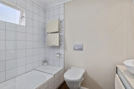 Photo of property in 5 Woodvale Grove, Fairfield, Lower Hutt, 5011