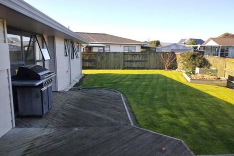 Photo of property in 96 Hillcrest Drive, Kelvin Grove, Palmerston North, 4414