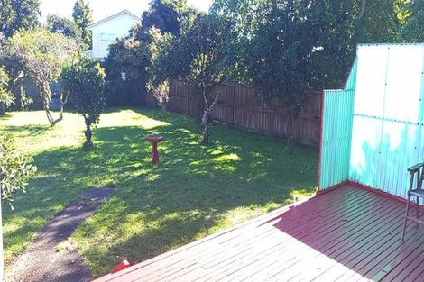 Photo of property in 10 Graham Avenue, Te Atatu Peninsula, Auckland, 0610