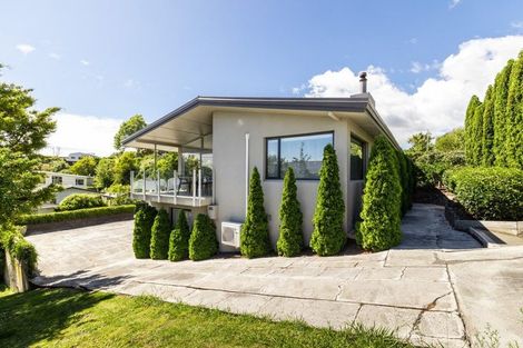 Photo of property in 9 Busby Hill, Havelock North, 4130