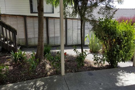 Photo of property in 8c Schnapper Rock Road, Schnapper Rock, Auckland, 0632