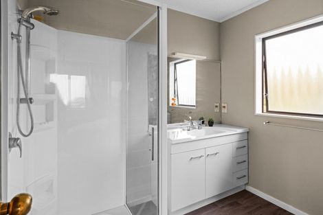 Photo of property in 90 Churchill Drive, Taradale, Napier, 4112