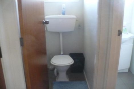 Photo of property in 1b/2 Divich Avenue, Te Atatu South, Auckland, 0610