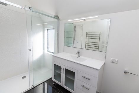 Photo of property in Lynster Mews, 10c Standen Street, Karori, Wellington, 6012