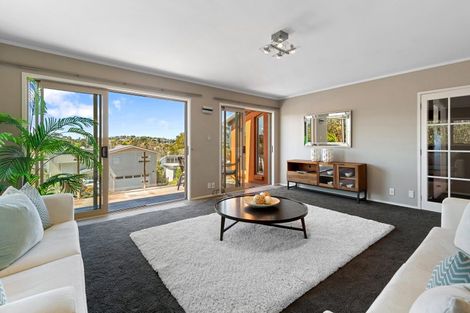 Photo of property in 9 Robin Lane, Browns Bay, Auckland, 0630