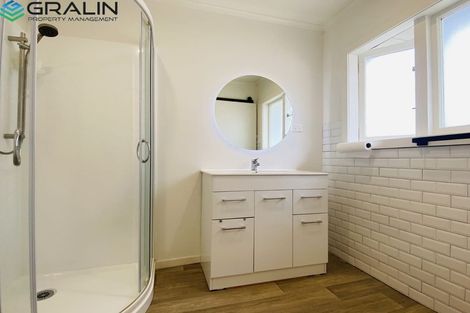 Photo of property in 1/9 Corrella Road, Belmont, Auckland, 0622