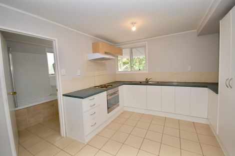 Photo of property in 2/24 Exeter Place, Unsworth Heights, Auckland, 0632