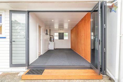 Photo of property in 150 Dowse Drive, Maungaraki, Lower Hutt, 5010