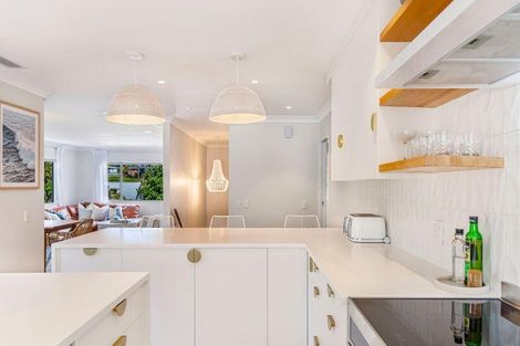 Photo of property in 4 Brandon Road, Manly, Whangaparaoa, 0930