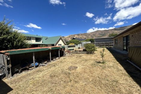 Photo of property in 33 Meadowstone Drive, Wanaka, 9305