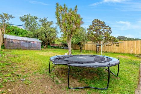 Photo of property in 15 Northumberland Street, Cannons Creek, Porirua, 5024