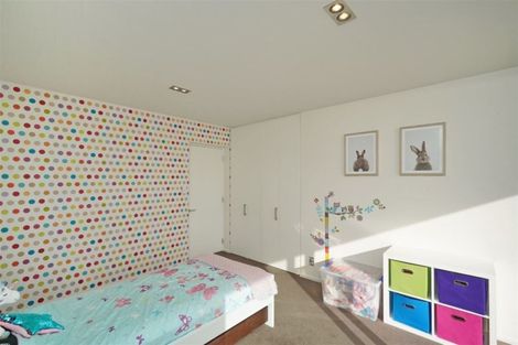 Photo of property in 1 Clearview Lane, Mount Pleasant, Christchurch, 8081