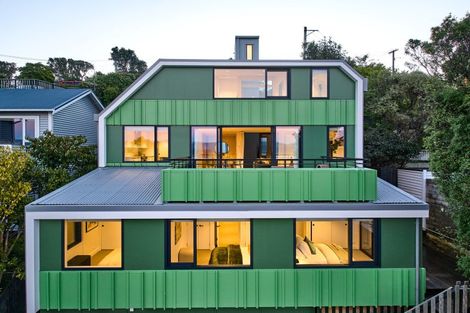 Photo of property in 21 Seaview Terrace, Northland, Wellington, 6012
