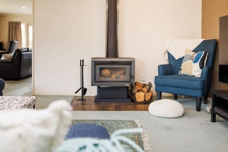 Photo of property in 57 Parnell Heights Drive, Kelvin Grove, Palmerston North, 4414