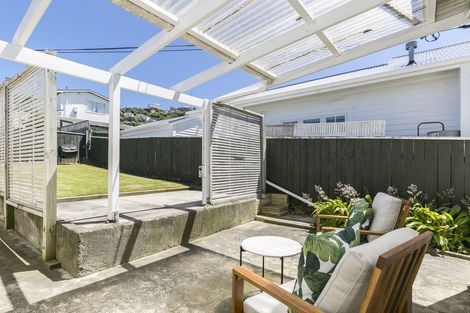 Photo of property in 29 Palm Avenue, Lyall Bay, Wellington, 6022