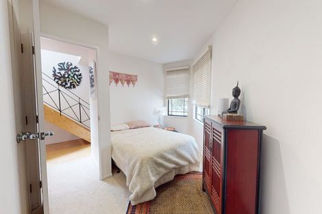 Photo of property in 79u2 Grafton Road, Roseneath, Wellington, 6011