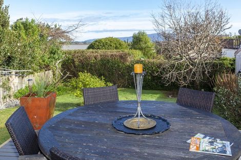 Photo of property in 30a Kakariki Grove, Waikanae, 5036