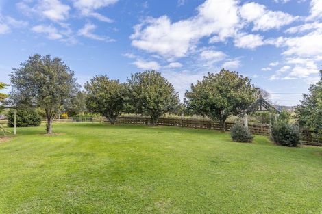 Photo of property in 244 Kawiu Road, Levin, 5510