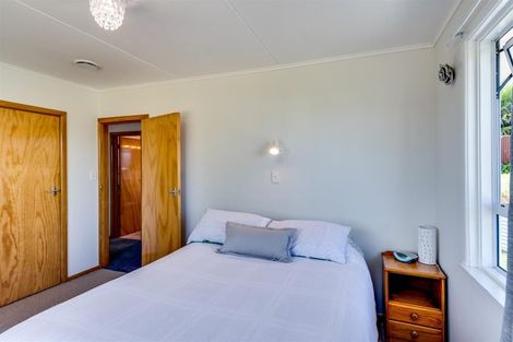 Photo of property in 3 Mcgreevy Street, Waipawa, 4210