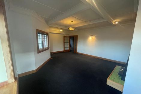 Photo of property in 40 Waiwaka Terrace, Strandon, New Plymouth, 4312