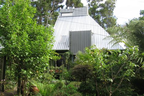 Photo of property in 8 Valley View Road, Titirangi, Auckland, 0604