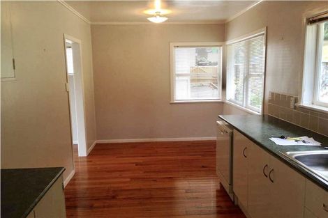 Photo of property in 19 Halberg Street, Glenfield, Auckland, 0629