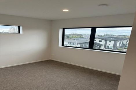 Photo of property in 723a Massey Road, Mangere, Auckland, 2022