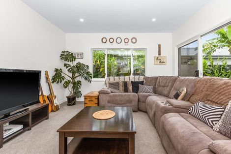 Photo of property in 32 Kaituna Place, Te Awa, Napier, 4110
