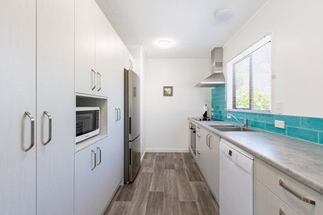 Photo of property in 2/3 Park Road, Paraparaumu Beach, Paraparaumu, 5032