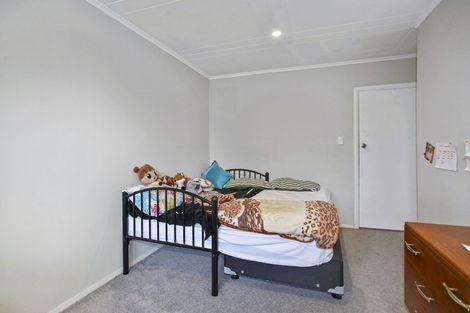 Photo of property in 52 Churchill Avenue, Manurewa, Auckland, 2102