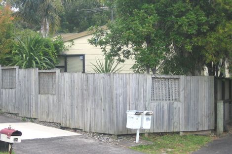 Photo of property in 2/26 Sunward Rise, Glenfield, Auckland, 0629