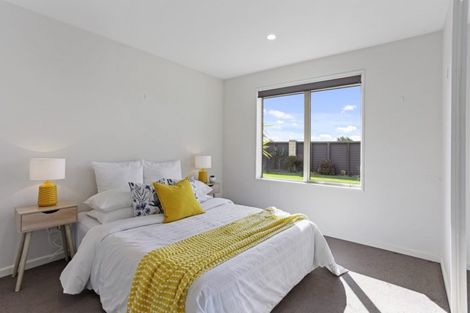 Photo of property in 1 Glen Kerran Close, Broomfield, Christchurch, 8042