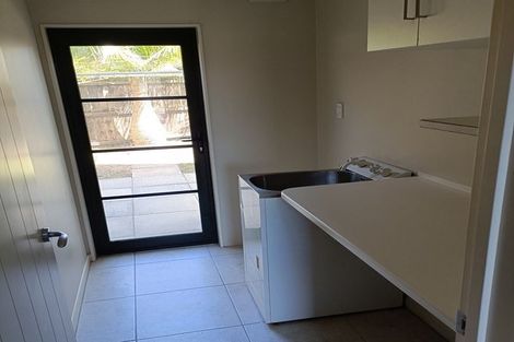 Photo of property in 2 Oakway Drive, Schnapper Rock, Auckland, 0632