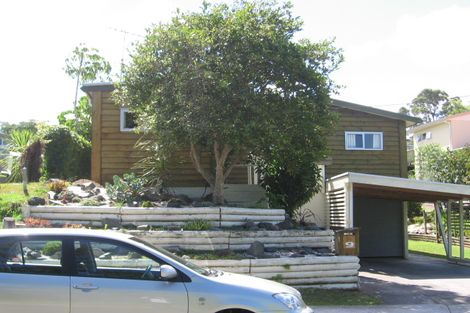 Photo of property in 9 Montana Avenue, Murrays Bay, Auckland, 0630