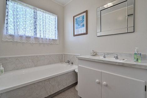 Photo of property in 25 Watson Road, Karamu, Hastings, 4172