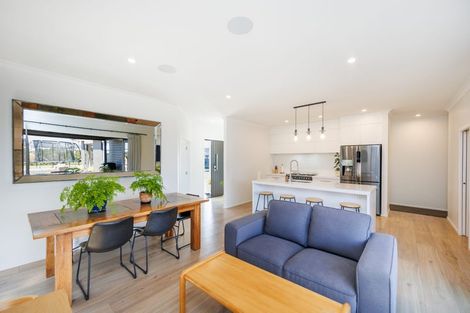 Photo of property in 29 Sardinia Grove, Fitzherbert, Palmerston North, 4410