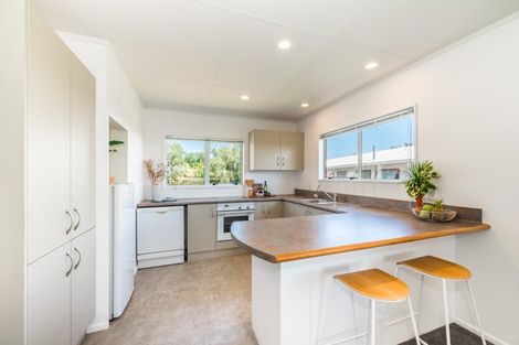 Photo of property in 24 Kapanui Road, Waikanae, 5036