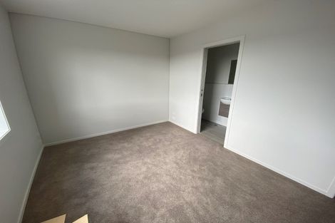 Photo of property in 6 Folkes Lane, New Lynn, Auckland, 0600