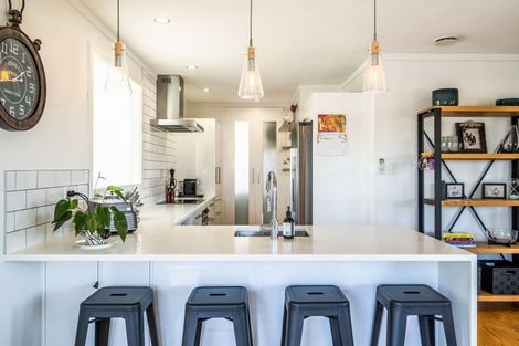 Photo of property in 8 Castleton Street, Birkdale, Auckland, 0626