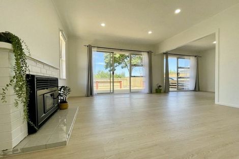 Photo of property in 104 Edmonton Road, Henderson, Auckland, 0612