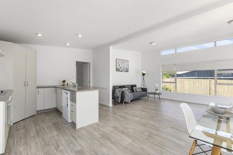 Photo of property in 100a Simpson Road, Papamoa Beach, Papamoa, 3118
