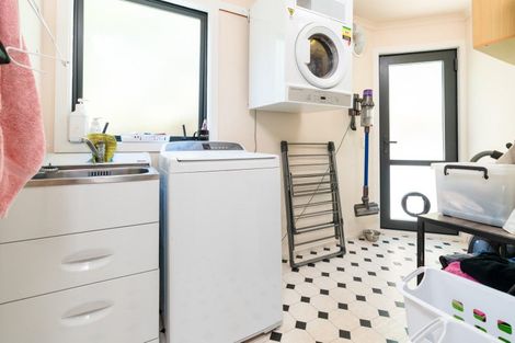 Photo of property in 173a Severn Street, Island Bay, Wellington, 6023