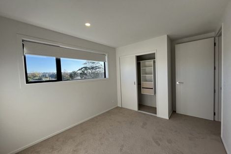 Photo of property in 27 Dawnhaven Drive, Te Atatu Peninsula, Auckland, 0610