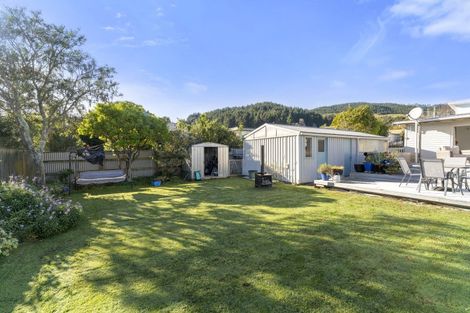 Photo of property in 8 Kaitawa Crescent, Paraparaumu, 5032