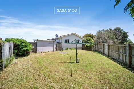 Photo of property in 2/6 Bundena Place, Clendon Park, Auckland, 2103