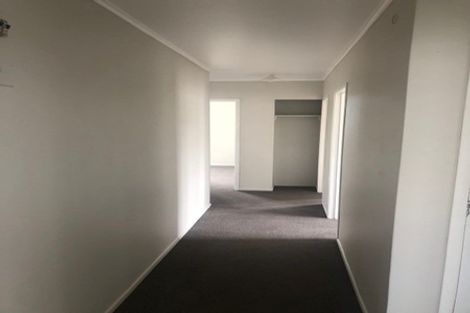 Photo of property in 6 Taipari Road, Te Atatu Peninsula, Auckland, 0610