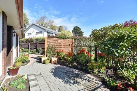 Photo of property in 11 Ludecke Place, Sockburn, Christchurch, 8042