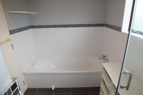 Photo of property in 87 Hillcrest Drive, Kelvin Grove, Palmerston North, 4414