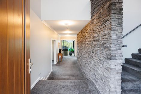 Photo of property in 10 Coutts Way, Fitzherbert, Palmerston North, 4410