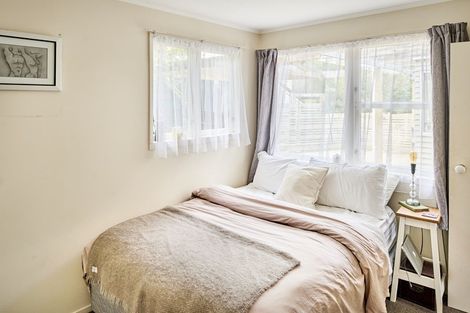 Photo of property in 3 Flint Way, Northland, Wellington, 6012